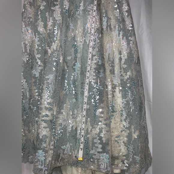 MAC DUGGAL Long Sleeve Sequin Gown - Picture 13 of 14